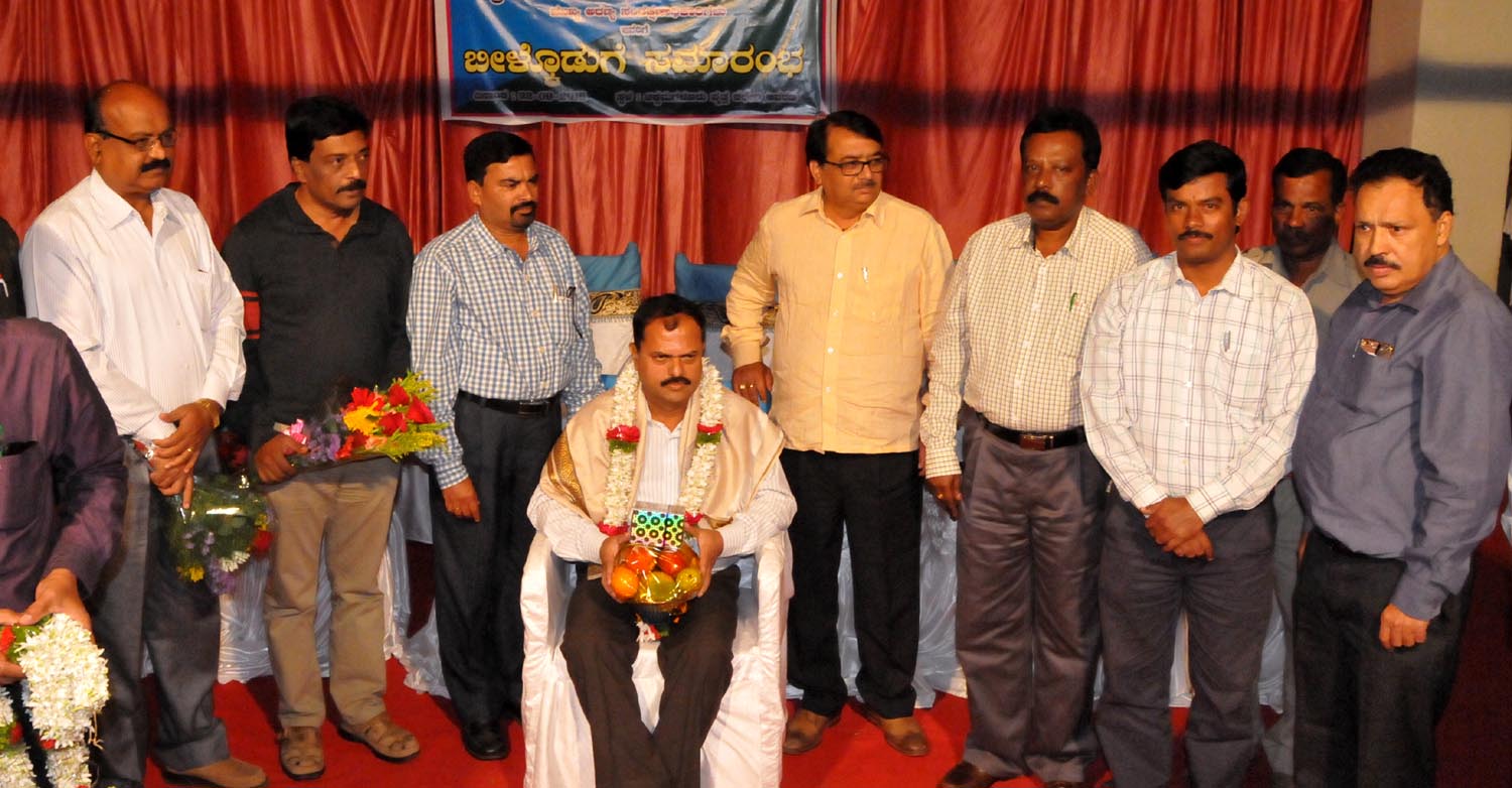 ಸರಕಾರಿ ನೌಕರರು ಜನಸೇವಕರಂತೆ ಕರ್ತವ್ಯ ನಿರ್ವಹಿಸಲಿ: ಕೆ.ಎಚ್.ನಾಗರಾಜ್